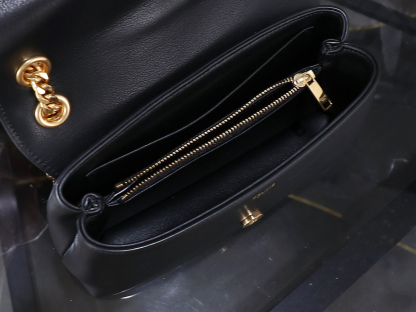 セリーヌ「Celine」Triomphe チェーンショルダーバッグ-ISETAN PRESTIGE CURATED