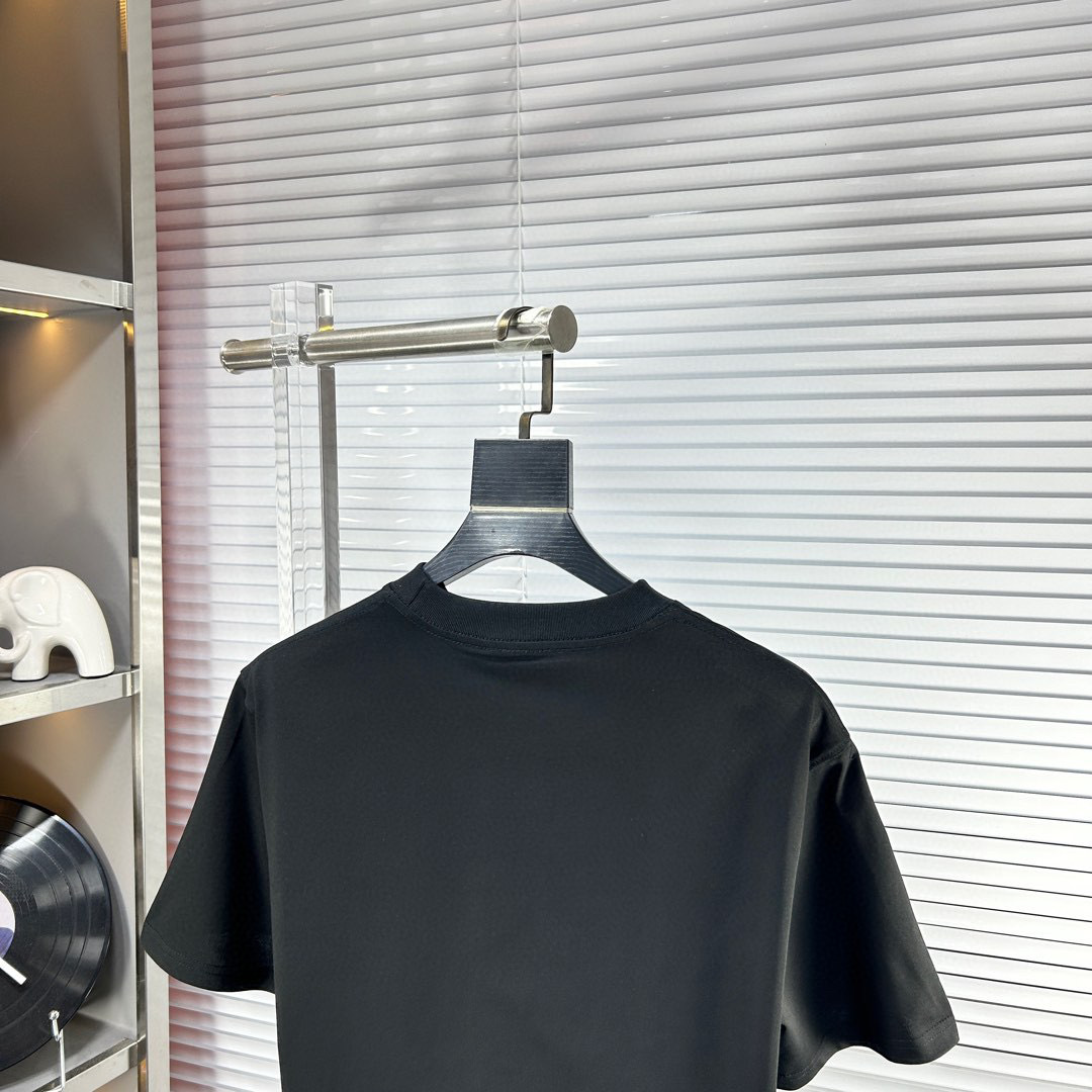 サンローラン「Saint Laurent」SS25 プレコレクション クルーネックTシャツ