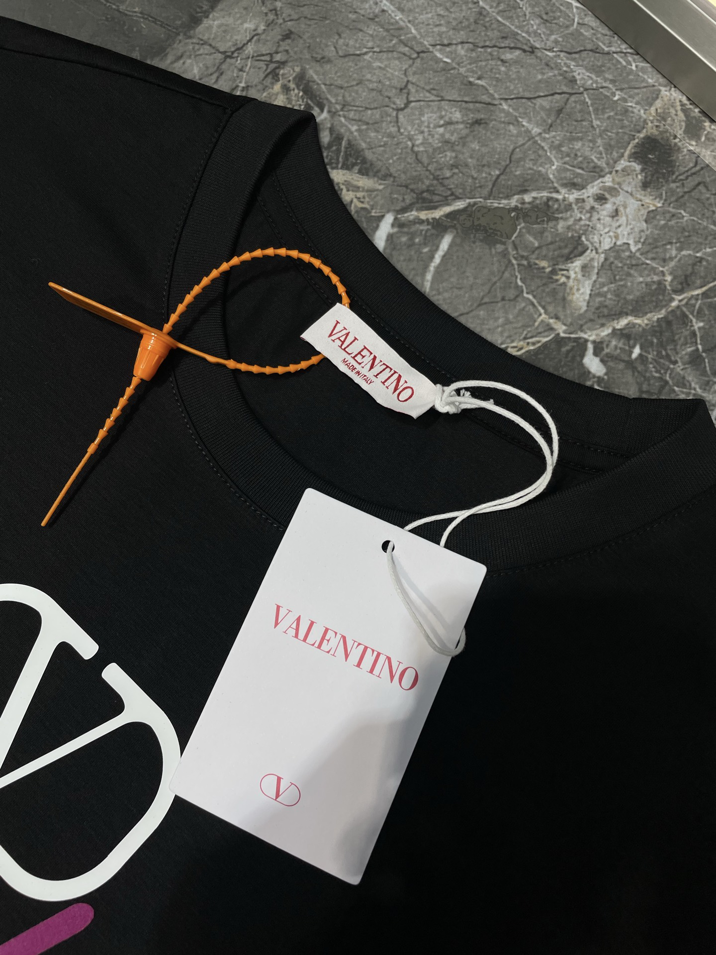 ヴァレンティノ「Valentino」25SS サマーコレクション 3D フロッキー ラウンドネックTシャツ