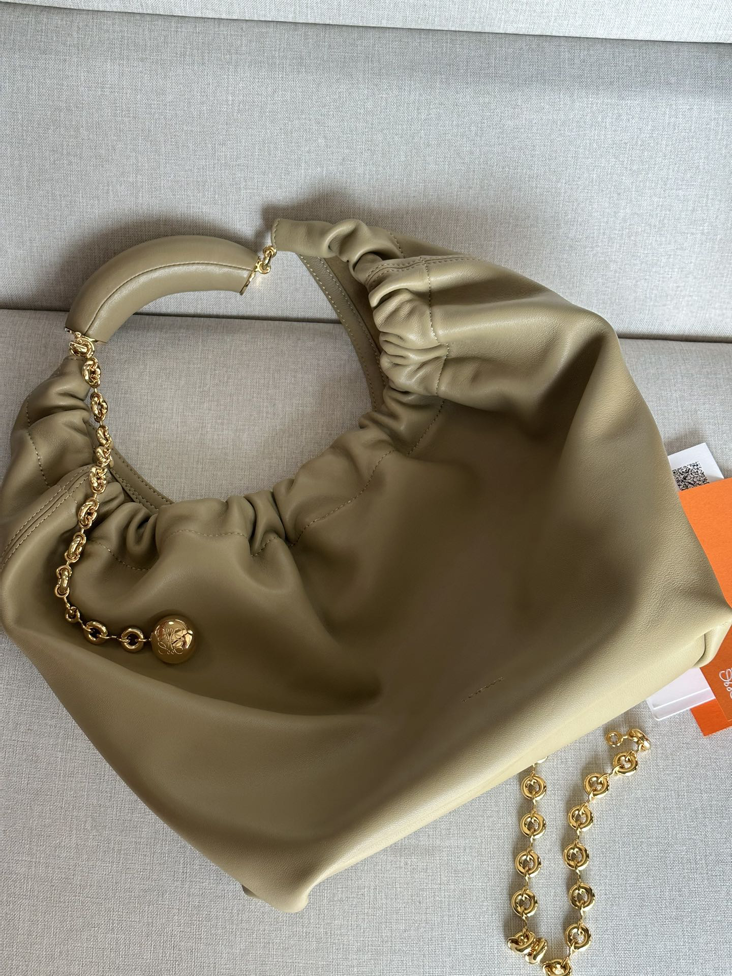 ロエベ「Loewe」Squeeze レザー ハンドバッグ