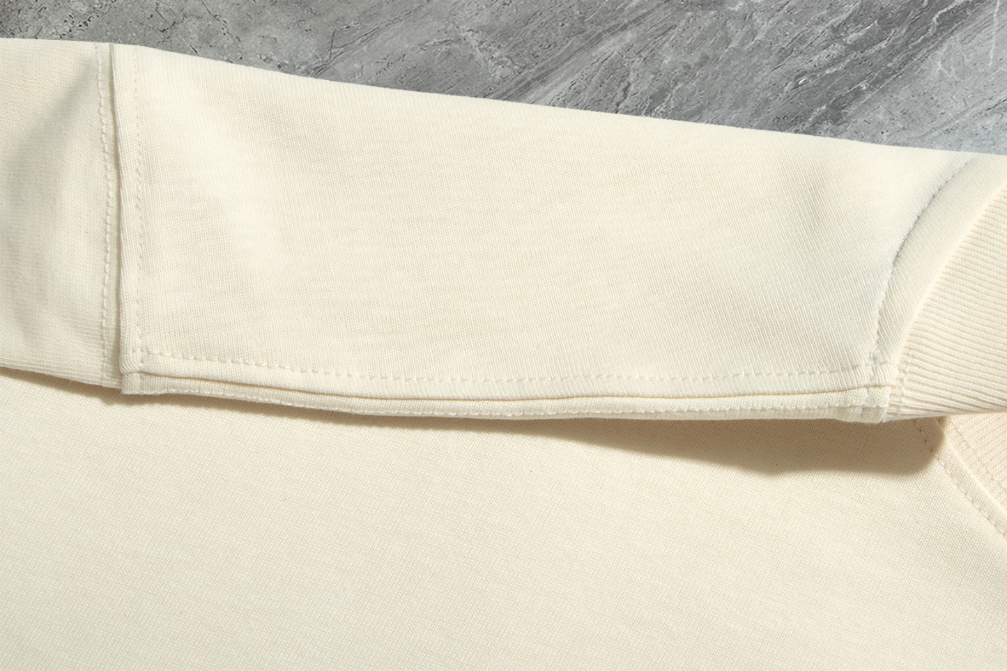 【ワンフォーワン】モンクレール「Moncler」ロゴエンブロイダリー クルーネックTシャツ【在庫僅少】