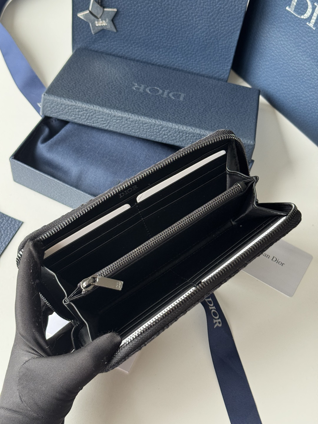 ディオール「Dior」ジップアラウンド ロングウォレット