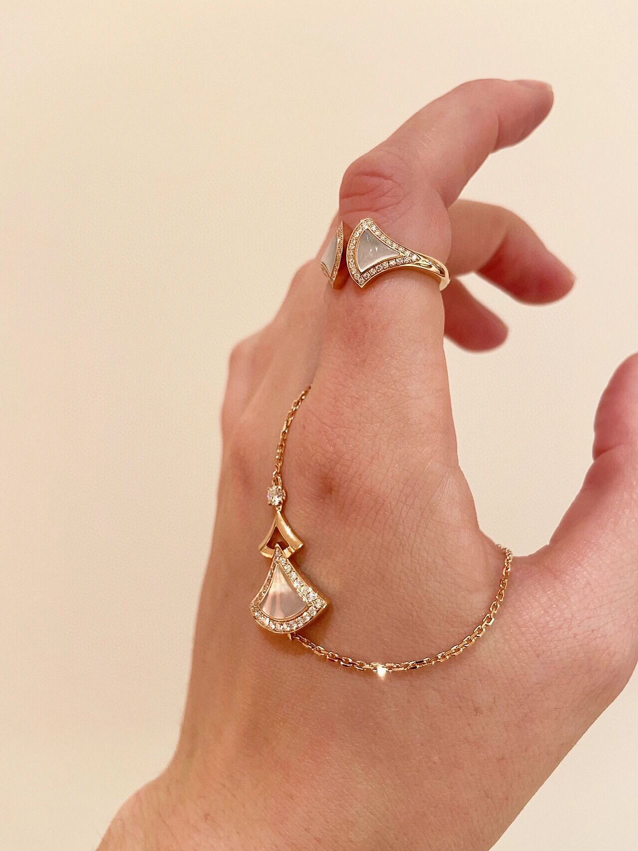 ブルガリ「Bvlgari」ブルガリ開口部スカートの指輪