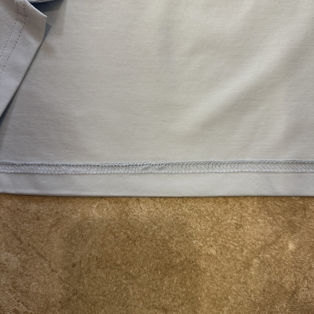 フェンディ「Fendi」2025 SS コレクション シンクロ新作 ラウンドネックTシャツ