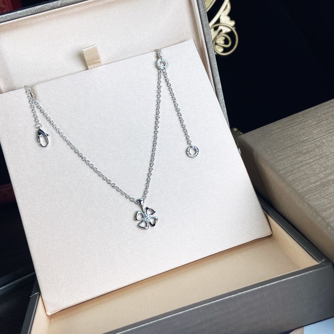 ブルガリ「Bvlgari」Fiorever 詠綻 フォーリーフクローバー ネックレス41-43cm