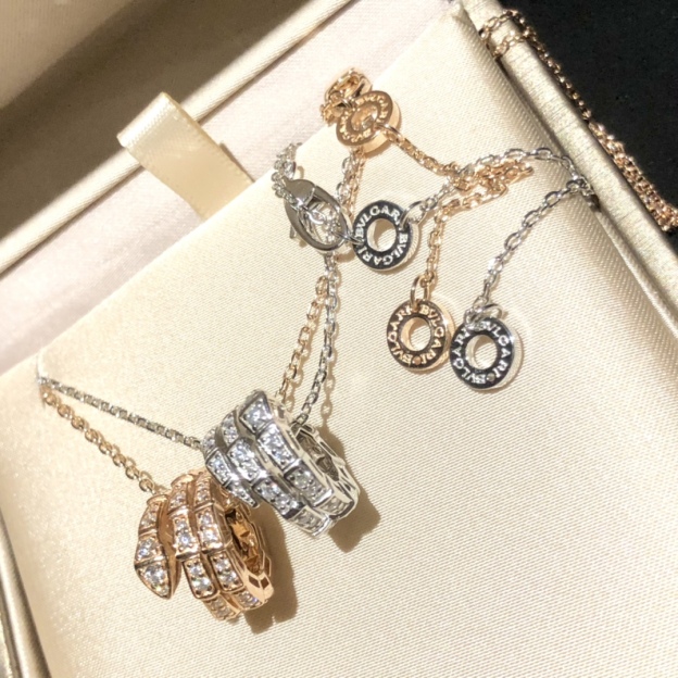 ブルガリ「Bvlgari」Serpenti Viper ダイヤモンドペンダントネックレス25mm