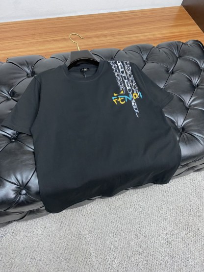 フェンディ「Fendi」SSコレクション 新工法ロゴ メンズ オーバーサイズ ラウンドネックTシャツ