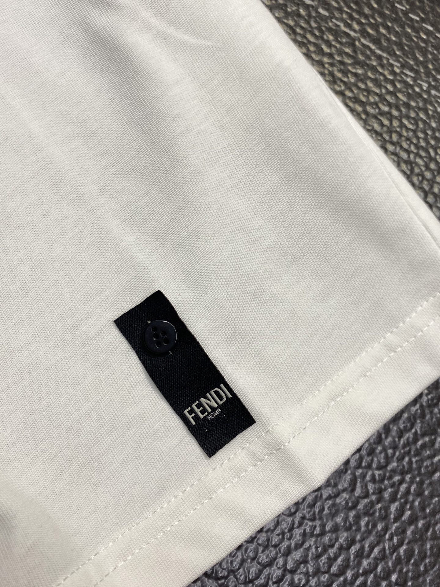 フェンディ「Fendi」2025SS エクスクルーシブ メンズ カジュアル ショートスリーブTシャツ