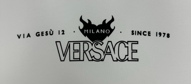 ヴェルサーチ「Versace」VERSA ロゴプリントTシャツ（ユニセックス）