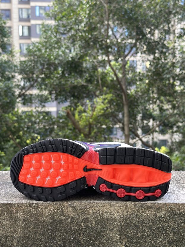 ナイキ［Nike］Air Max Dn8 スポーツ クッション ローカット ランニングシューズ メンズ＆ウィメンズ