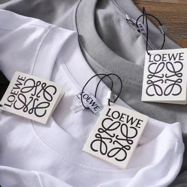 【ワンフォーワン】ロエベ「Loewe」Anagram 刺繍 クルーネック Tシャツ【在庫僅少】