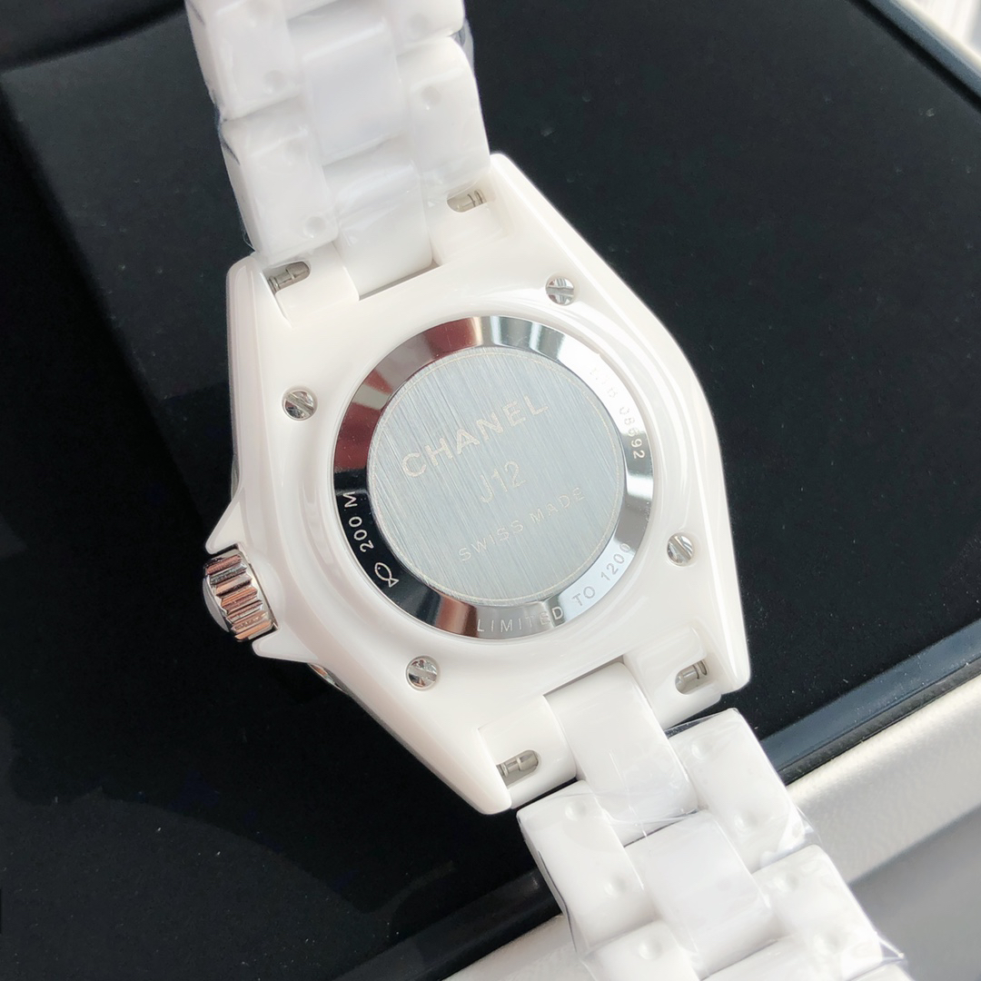 シャネル「Chanel」J12 キャリバー 33MM