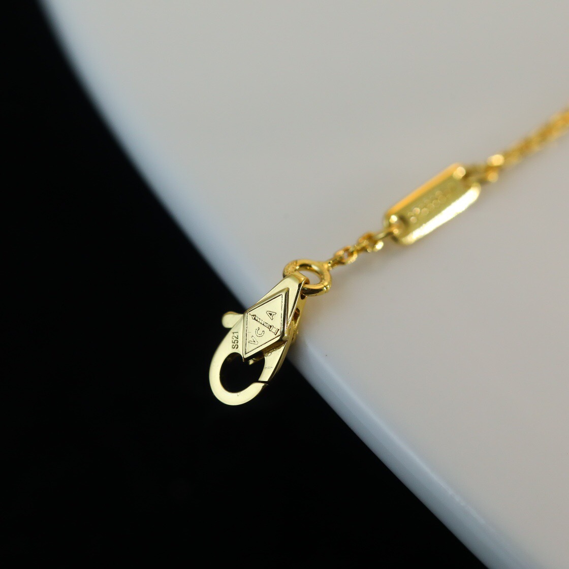 ヴァン クリーフ＆アーペル「Van Cleef & Arpels」 Butterfly マザーオブパール 18Kホワイトゴールド ブレスレット17cm