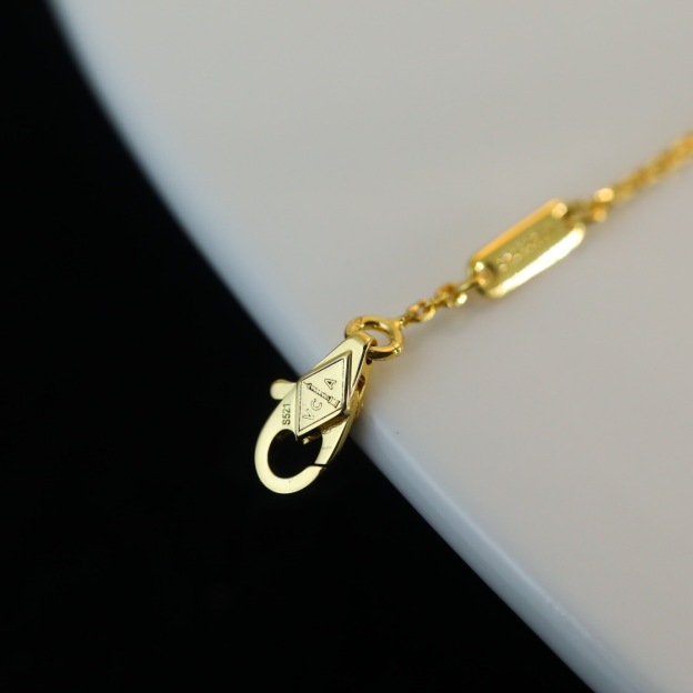 ヴァン クリーフ＆アーペル「Van Cleef & Arpels」 Butterfly マザーオブパール 18Kホワイトゴールド ブレスレット17cm