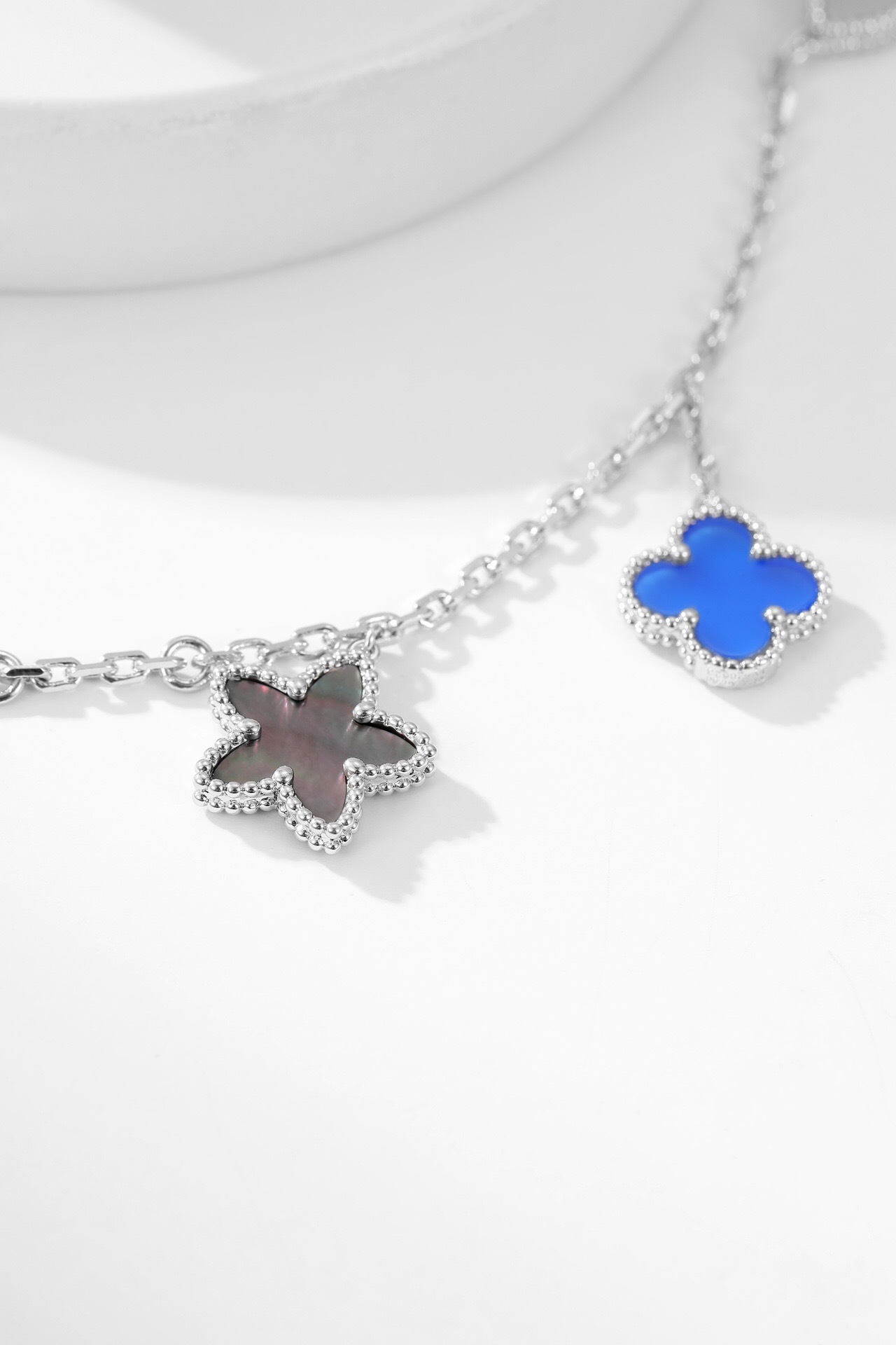 ヴァン クリーフ＆アーペル「Van Cleef & Arpels」Lucky Alhambra 四つ葉 ブレスレット17cm