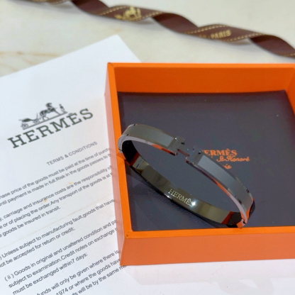 エルメス「Hermès」Clic H エナメルブレスレット