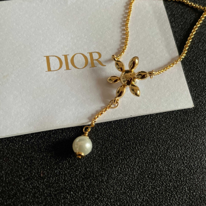 ディオール「Dior」Vintage ハート&ビー ネックレス