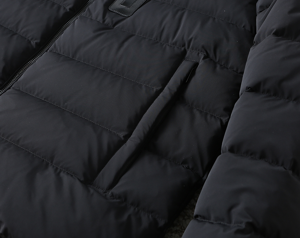 モンクレール「Moncler」秋冬 フード付きダウンジャケット