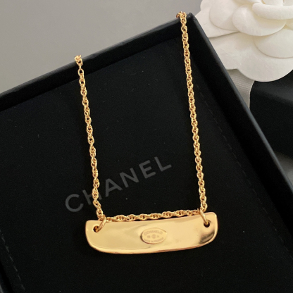 シャネル「Chanel」レタープレートネックレス
