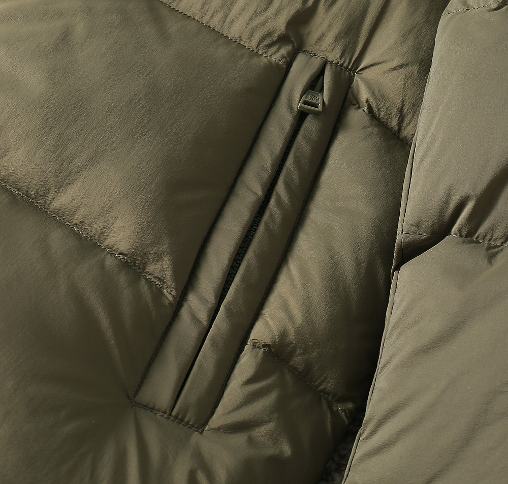 モンクレール「Moncler」秋冬 フード付きダウンジャケット