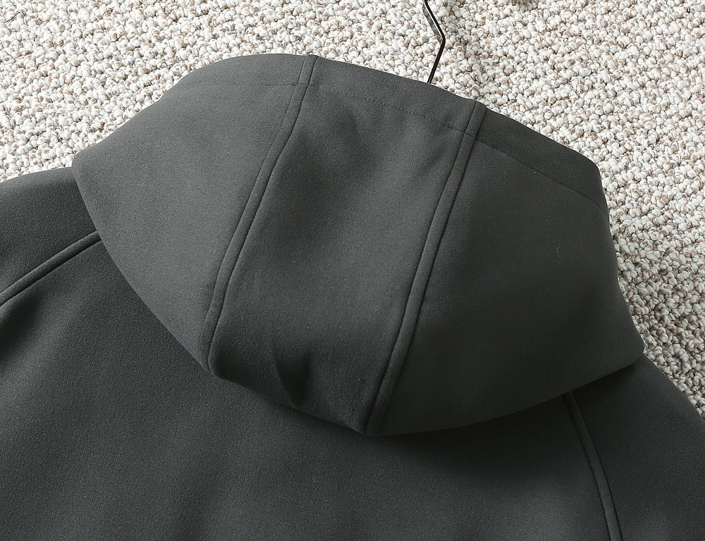 モンクレール「Moncler」秋のフード付きジャケット