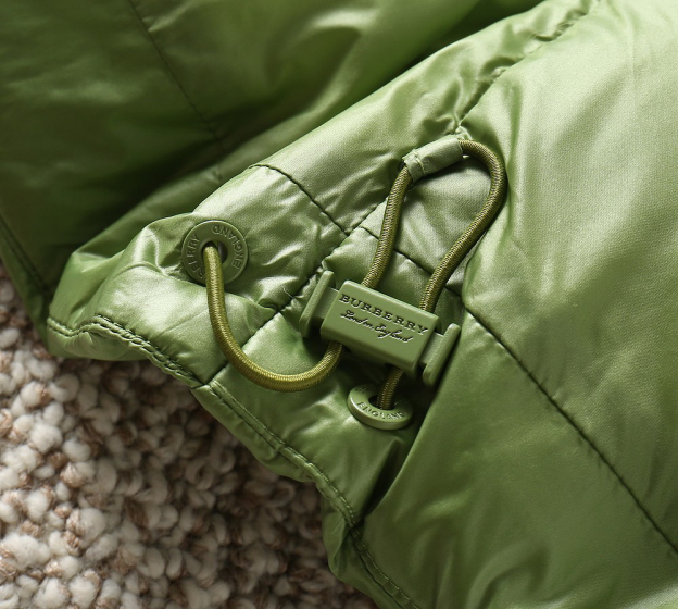 バーバリー「Burberry」秋冬 クイルティッドダウンジャケット