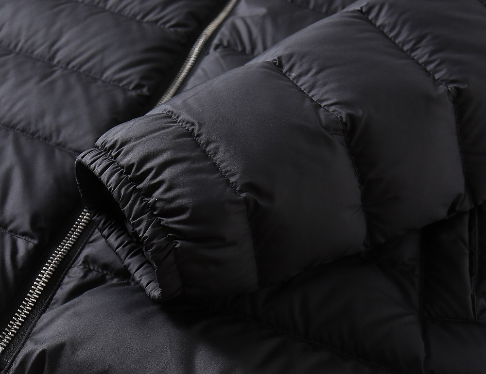 プラダ「Prada」秋冬ダウンジャケット