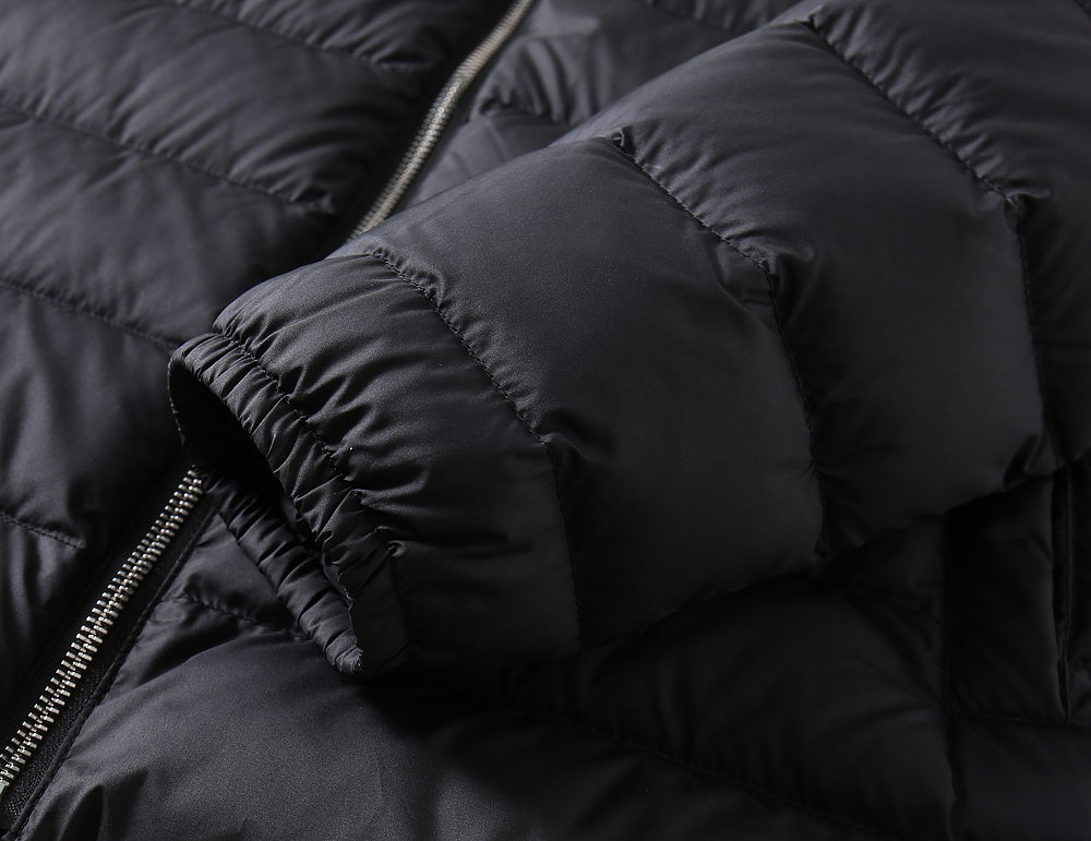 プラダ「Prada」秋冬ダウンジャケット