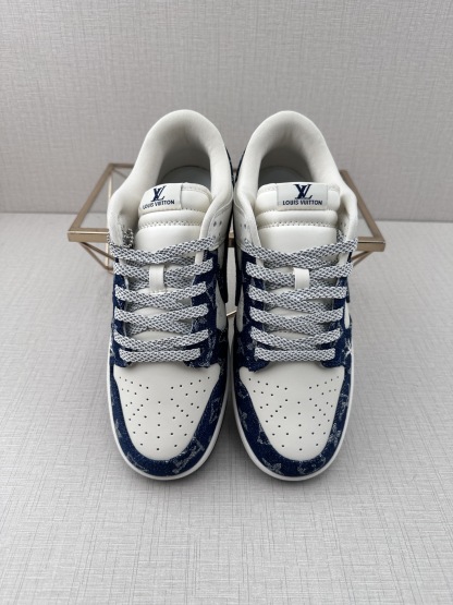 ルイ・ヴィトン「Louis Vuitton」NIKE Dunk Low By You カスタムスニーカー