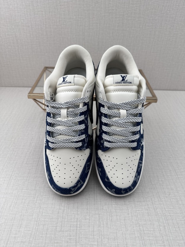 ルイ・ヴィトン「Louis Vuitton」NIKE Dunk Low By You カスタムスニーカー