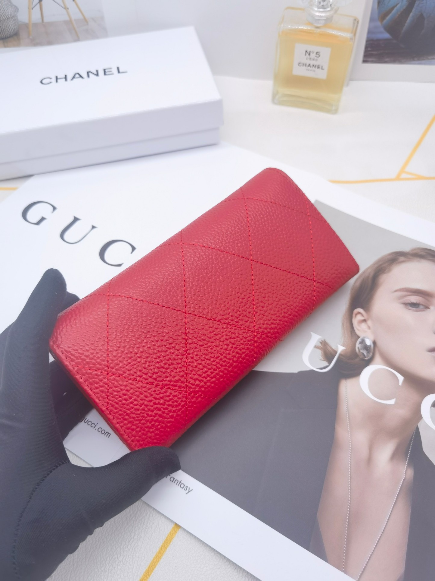 シャネル「Chanel」二つ折りレザーウォレット