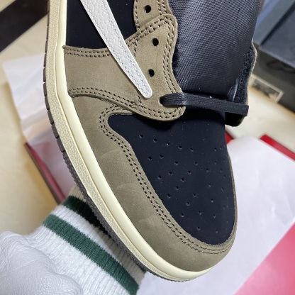 「コラボモデル」Travis Scott x Nike Jordan Air Jordan 1 Low OG TS SP スニーカー