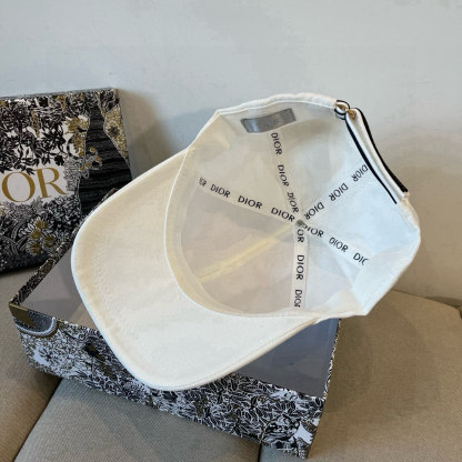 ディオール「Dior」Essential シンプル ベースボールキャップ