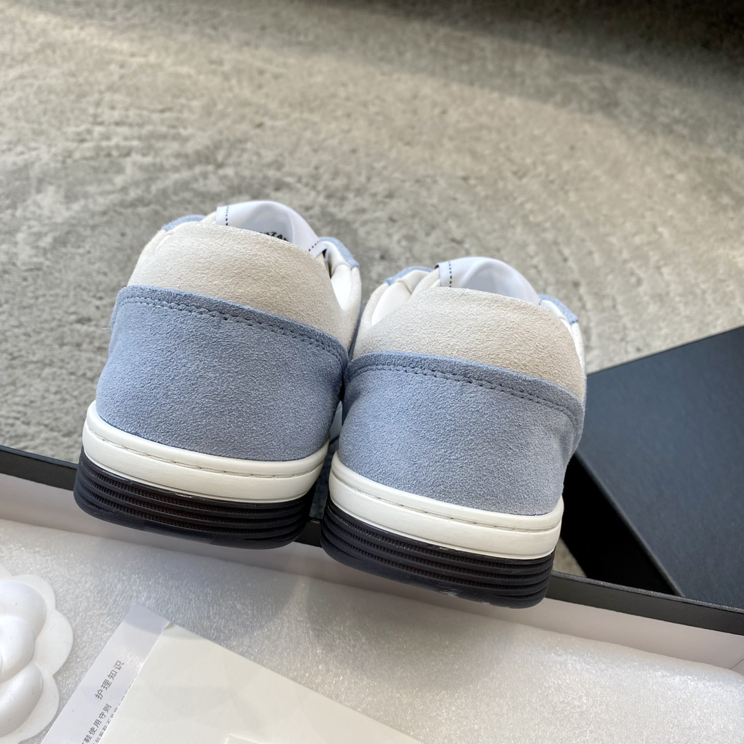 シャネル「Chanel」23C スエード パンダスニーカー カジュアルシューズ