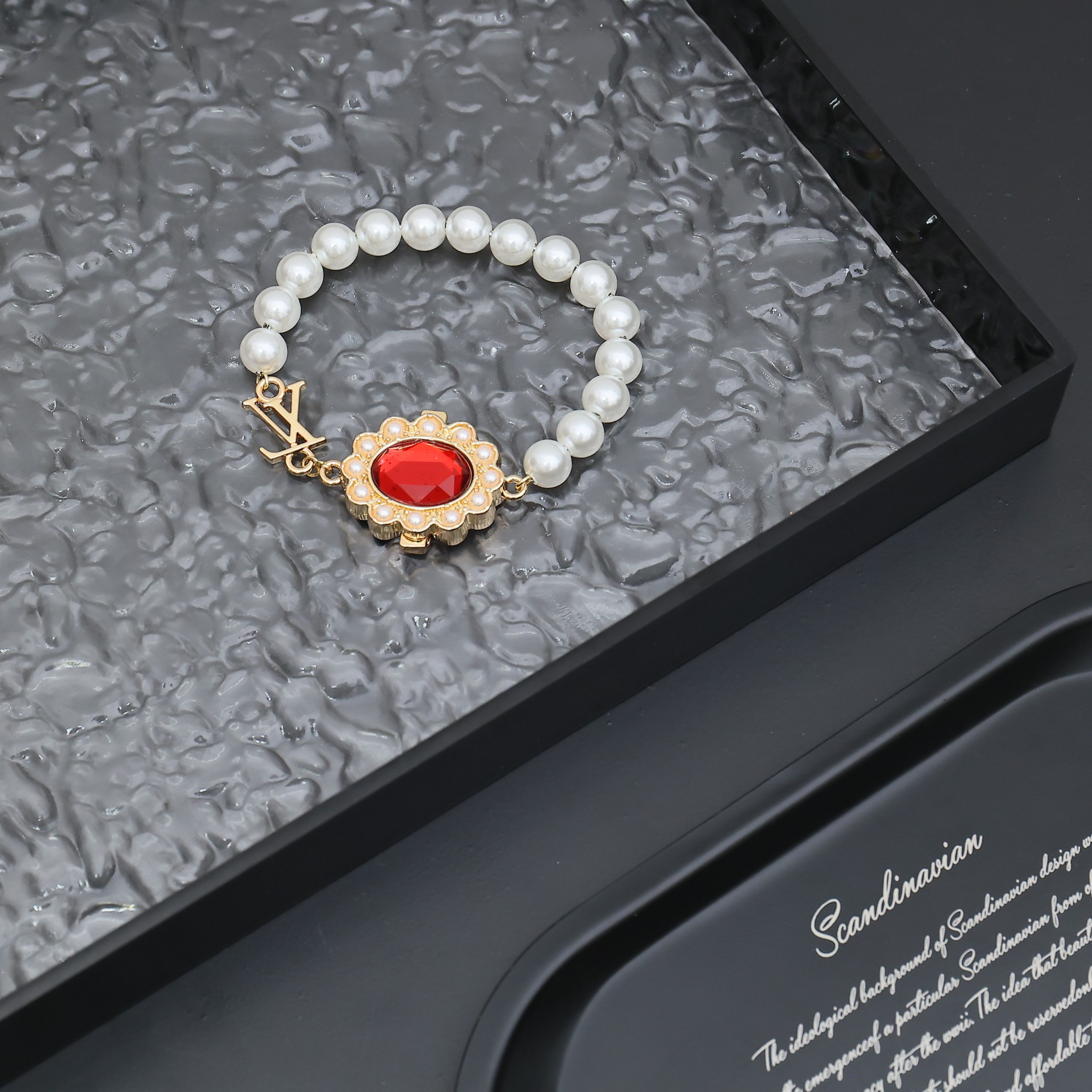 ルイ・ヴィトン「Louis Vuitton」Padlock ブレスレット