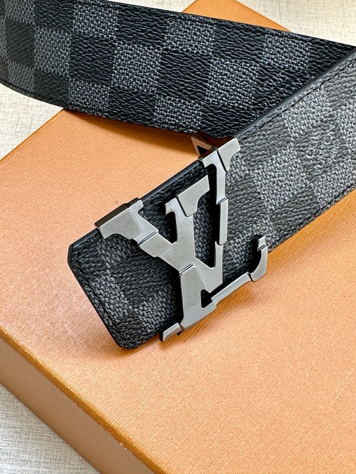 ルイ・ヴィトン「Louis Vuitton」MEGA PIXEL ダブルフェイス ベルト