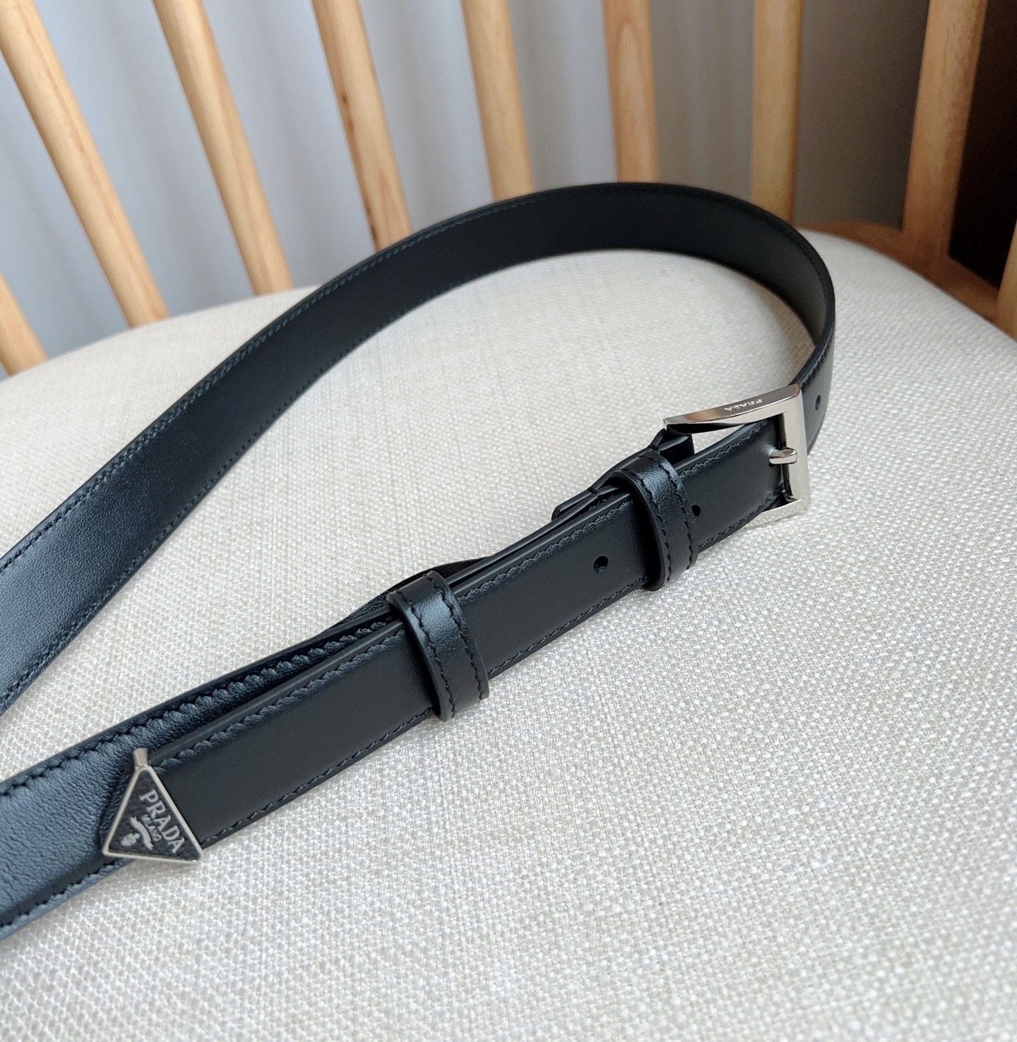 プラダ「Prada」レザーベルト トライアングルエナメルロゴ100CM