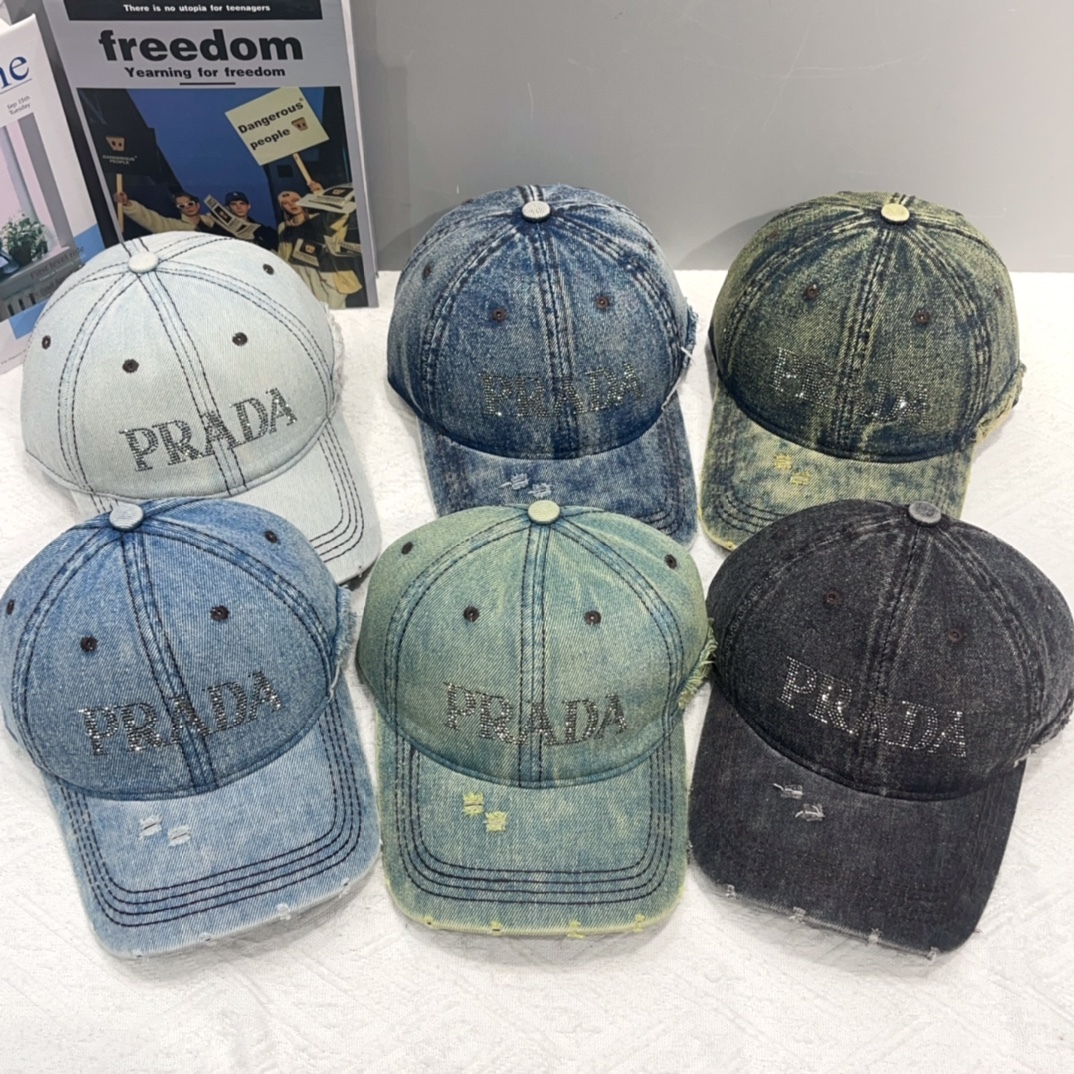 プラダ「Prada」 Re-Nylon Classic Baseball Cap
