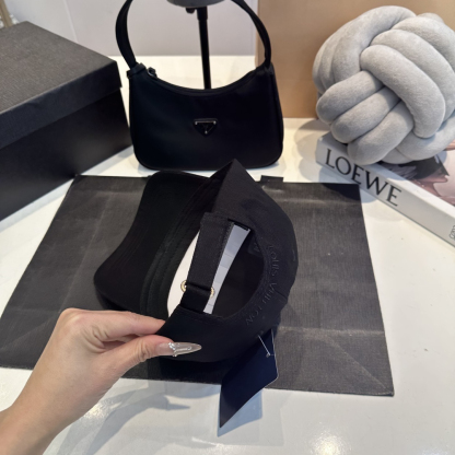 ルイ・ヴィトン「Louis Vuitton」 Signature キャップ（メンズ）‌