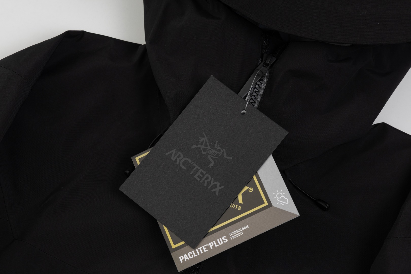 アークテリクス「ARC'TERYX」 ユニセックス フード付きスキーダウンパーカー