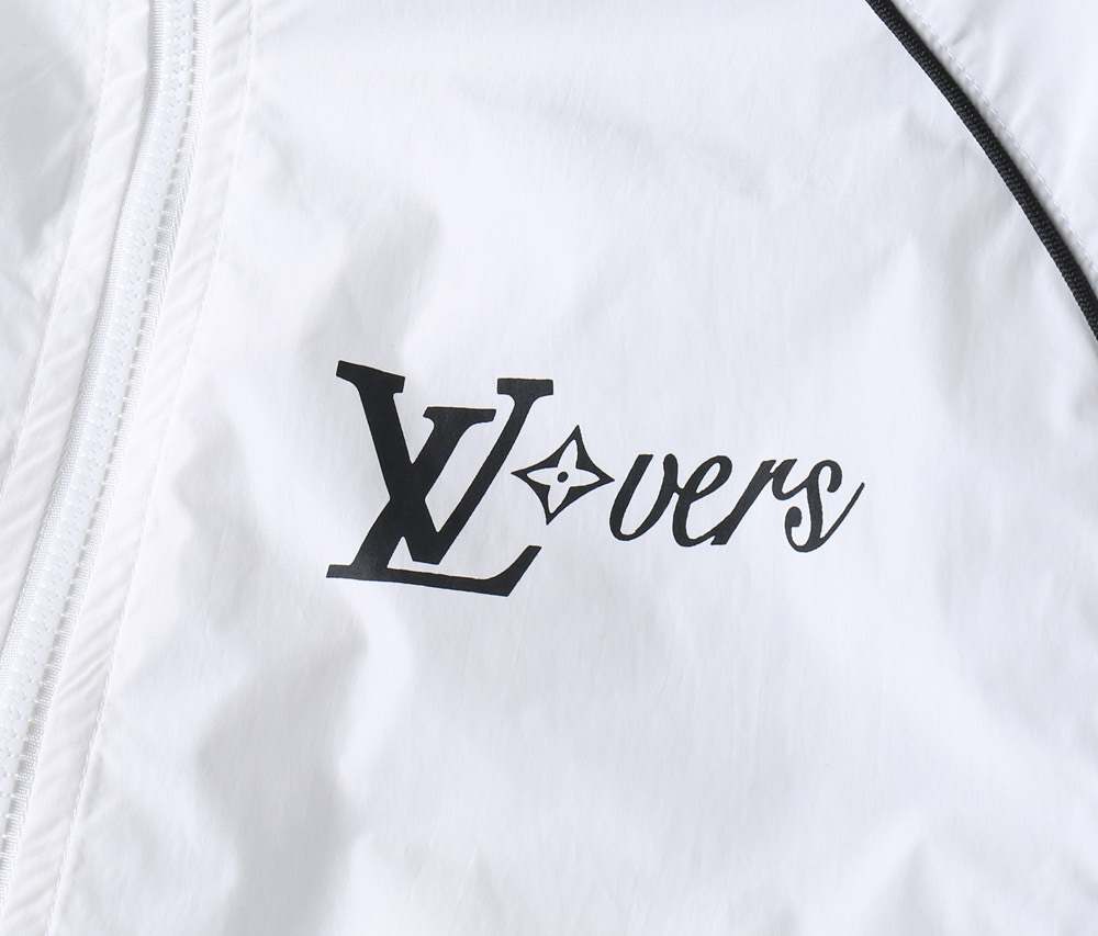 ルイ・ヴィトン「Louis Vuitton」2025 スプリング モノグラム エンボス加工 ジャケッコート着