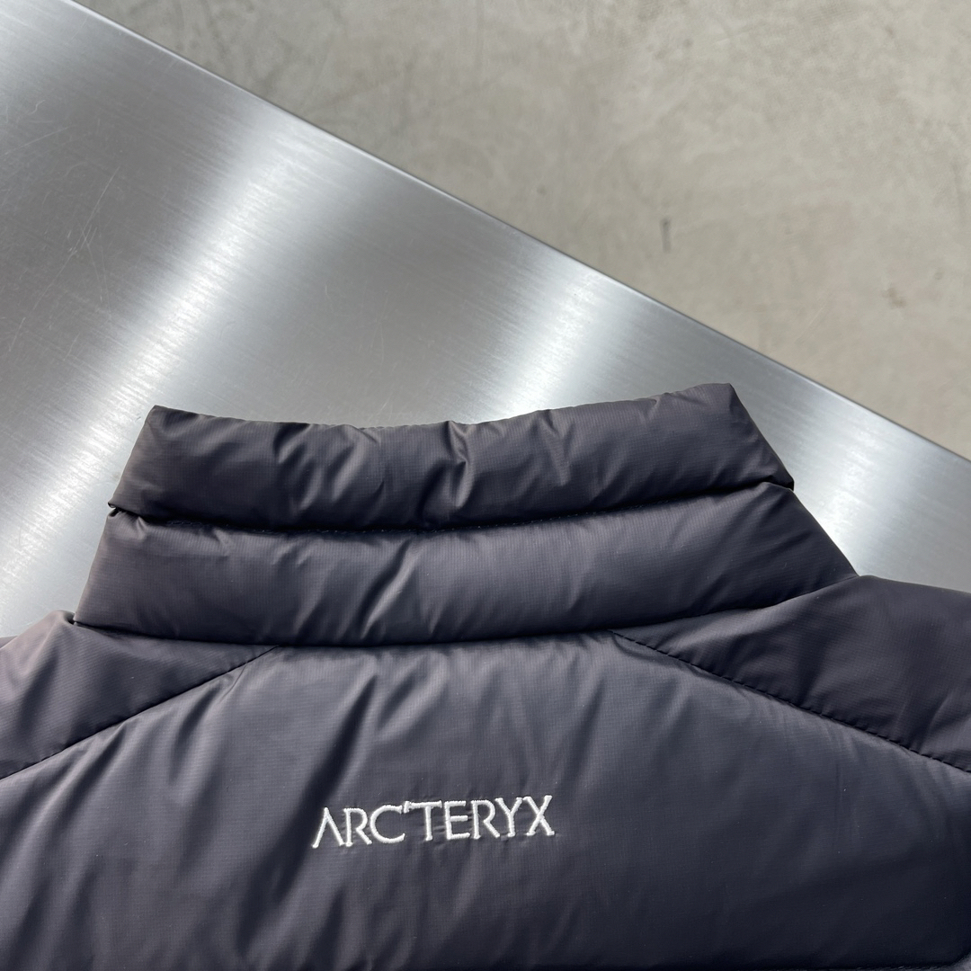 アークテリクス「ARC'TERYX」ホワイトグースダウン ジャケット