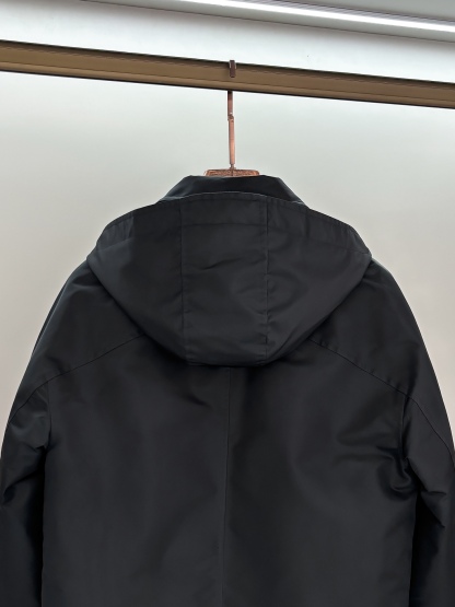 ルイ・ヴィトン「Louis Vuitton」24 FW秋冬新作ブラックナイロン素材取り外し可能な連帽ダウン