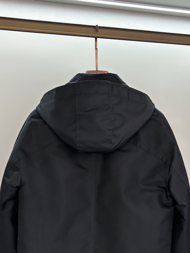 ルイ・ヴィトン「Louis Vuitton」24 FW秋冬新作ブラックナイロン素材取り外し可能な連帽ダウン