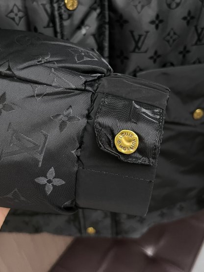 ルイ・ヴィトン「Louis Vuitton」‌ MONOGRAM PILLOW ダウンジャケット