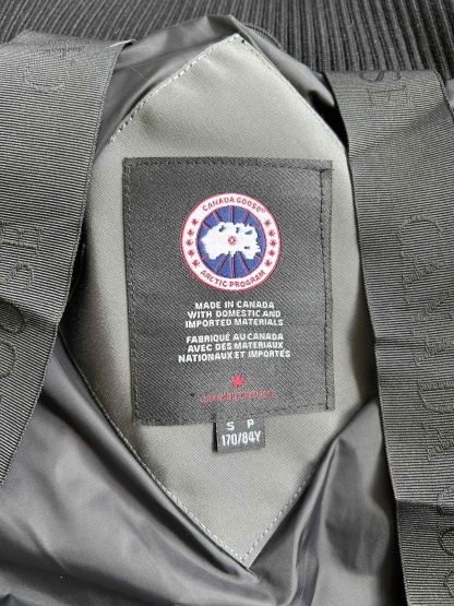 カナダグース「Canada Goose」メンズ ライトウェイトダウンジャケット