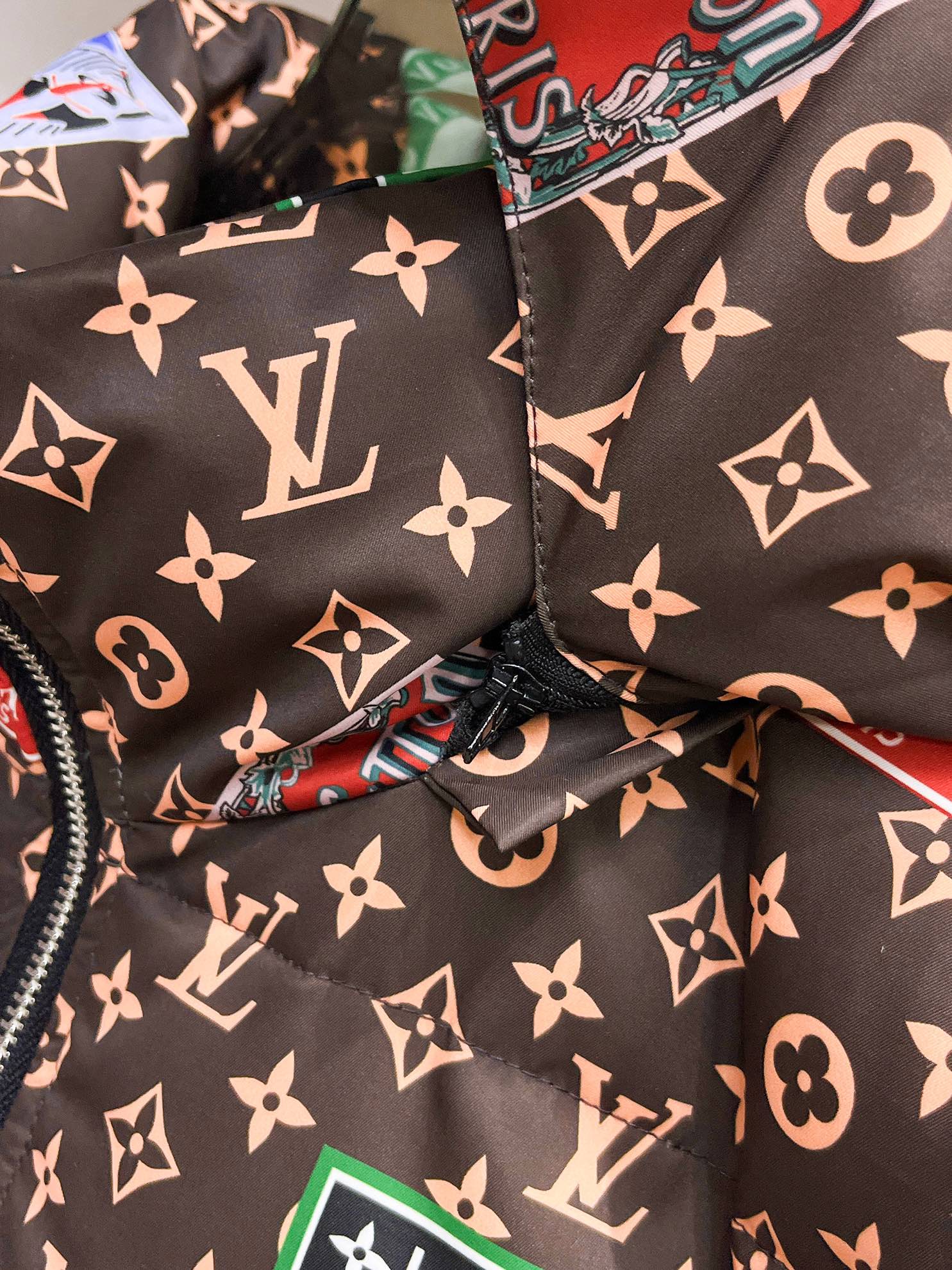 ルイ・ヴィトン「Louis Vuitton」‌ MONOGRAM PILLOW ダウンジャケット