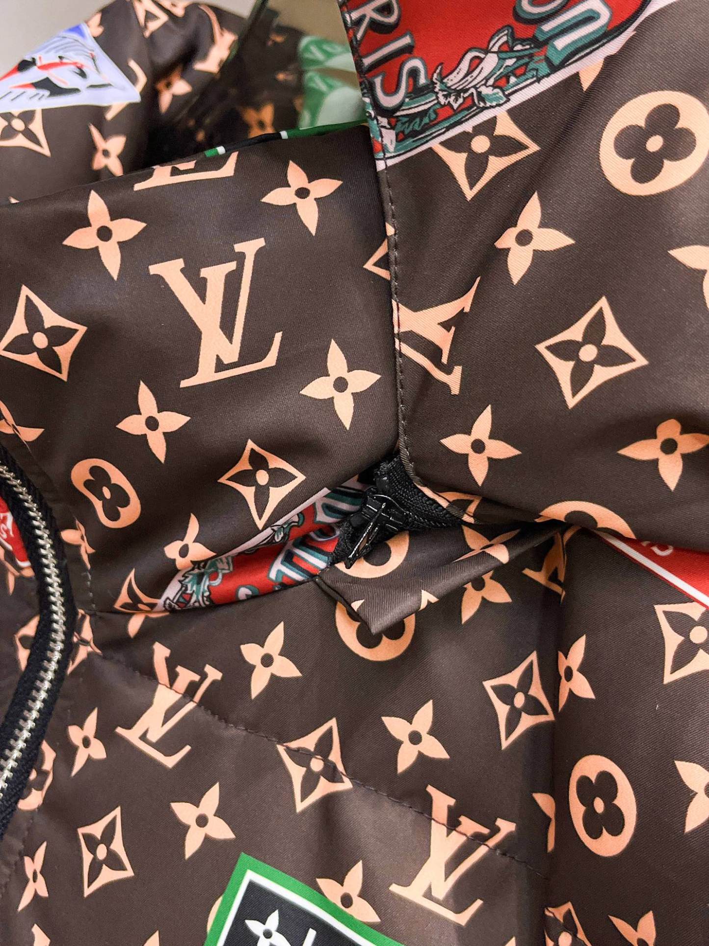 ルイ・ヴィトン「Louis Vuitton」‌ MONOGRAM PILLOW ダウンジャケット