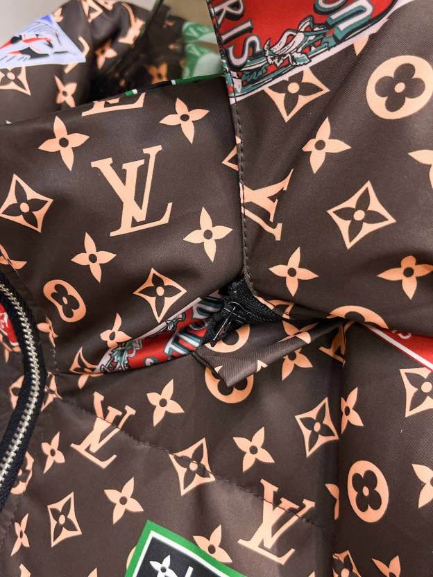 ルイ・ヴィトン「Louis Vuitton」‌ MONOGRAM PILLOW ダウンジャケット