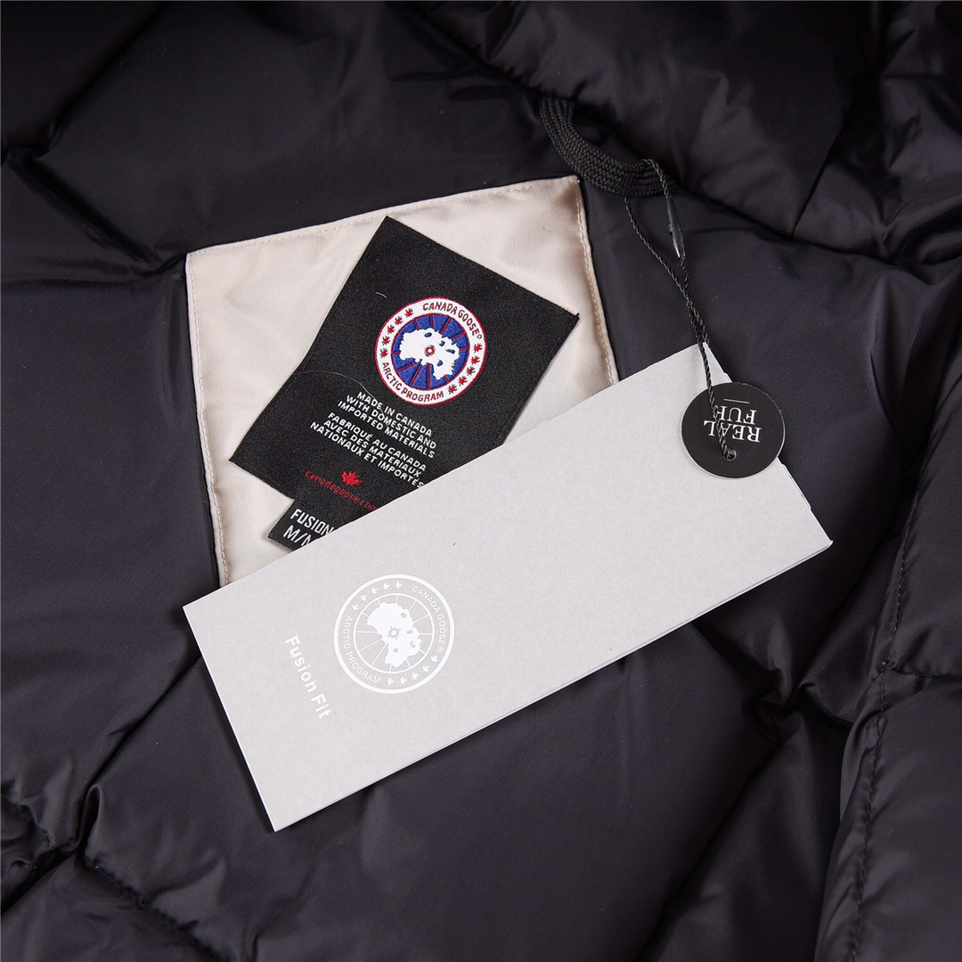 カナダグース「Canada Goose」ユニセックス プレミアムダウンコート